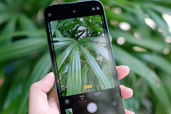 Camera iPhone 13 Pro Max chụp ảnh bị mờ khắc phục thế nào